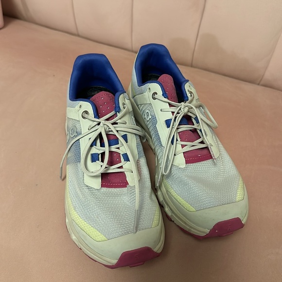 On Cloud Running Cloudvista Sneakers - Picture 2 of 6